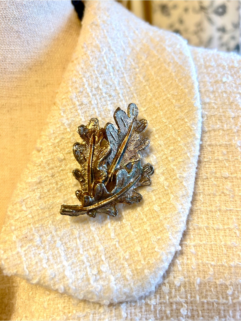 Vintage 1950s Oak Leaf Brooch Pin Gold Tone Autumn